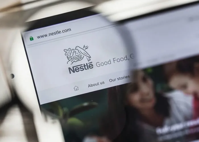 Nestlé está com 600 vagas temporárias abertas exclusivas para pessoas com 60 anos ou mais em todo o Brasil. As pessoas contratadas serão responsáveis por cadastrar a nota fiscal dos produtos participantes.

Para participar, é preciso saber manusear tablet e celular e navegar na internet. 

O salário é de 1.343,33 reais mais ajuda de custo de 30 reais por dia. 

Acesse o botão ir para se cadastrar e concorrer a vagas.

Seleção exclusiva para pessoas com 60 anos ou mais, será necessário comprovar a idade por meio de documento com foto antes da contratação.
, Empresa contratando, Vagas disponíveis e Cadastrar curriculo, em, Brasil