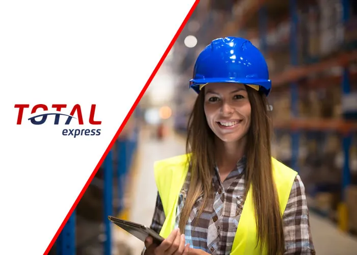 Descrição da vaga

Participa no planejamento dos espaços e da distribuição de mercadorias, prestando informações necessárias à tomada de decisão sobre operações logísticas. Separa, envia e recebe materiais, de acordo com prazos e modais, emite notas fiscais e participa no desenvolvimento de estudo de alternativas de logística.

Responsabilidades e atribuições

O Assistente de Logística participa de perto dos planejamentos da criação de espaços e da distribuição de mercadorias, prestando informações necessárias à tomada de decisão sobre operações logísticas. Ele também separa, envia e recebe materiais, sempre conferindo o prazos e emitindo notas fiscais.


Requisitos e qualificações

Para atuar como Assistente de Logística é necessário ter formação superior em Logística. Porém, a qualificação com uma pós-graduação ou com cursos rápidos na área pode proporcionar um crescimento maior na carreira.

SOBRE NÓS

Se o seu desejo é fazer parte de um lugar em constante crescimento e evolução, atuar em uma empresa de logística voltada para o e-commerce pode ser o caminho ideal para trilhar! Mas a Total Express não é apenas uma empresa de logística voltada para o e-commerce, ela vai além…


Aqui você encontrará um ambiente dinâmico e descontraído, que respeita as diferenças e conta com grupos de diversidade, além de muitos projetos voltados para tecnologia. O nosso time de inovação e tech está sempre disposto a conectar a Total com o futuro!


Além disso, ESG por aqui não é apenas algo para ser visto, e sim para ser vivido: conheça os programas Responsa Total e Responsa Cultural, que visam levar o bem para o Brasil a fora, e incluem os colaboradores que desejam fazer parte de histórias e projetos incríveis.


Aqui você será desafiado, terá a oportunidade de crescer e aprender com grandes profissionais, em uma empresa que conta com quase 30 anos de atuação, é pioneira em soluções logísticas para e-commerce, possui o portfólio mais amplo do Brasil e está sempre inovando para seus clientes e colaboradores, se destacando como empresa empregadora!


Queremos alcançar o Brasil e o mundo! Lançamos o nosso Boeing 737, com rota dedicada para Manaus, abrimos novas filiais e aumentamos a nossa abrangência a cada mês, porque pra nós nem o céu é o limite!


Quer fazer parte desse crescimento? Venha viver esse desafio, somos Total, somos Express! Conectando Negócios e Aproximando Pessoas.
, Emprego em logística, Empregos disponíveis e Vagas em logística, em, Brasil