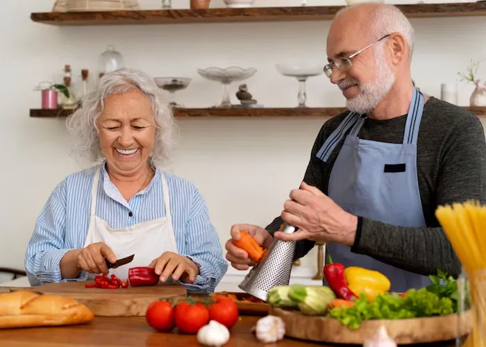 A memória é um dos pilares essenciais para uma vida plena e saudável durante o envelhecimento. Manter a saúde cognitiva requer cuidados específicos, e as vitaminas desempenham um papel crucial nesse processo. Este artigo apresenta um guia com sete tópicos que exploram como fortalecer a memória por meio de uma nutrição equilibrada e estratégica.

Descubra como vitaminas essenciais podem fortalecer a memória, promovendo saúde cognitiva e bem-estar durante o envelhecimento com uma nutrição equilibrada., Envelhecimento saudável, Memória e Vitaminas, em, Brasil