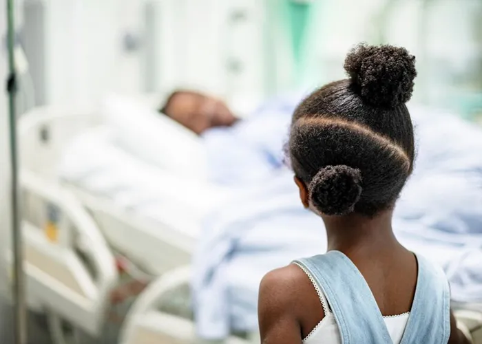 Alunos menores de idade, estudantes de uma escola localizada na Filadélfia,  foram envenenados. Cinco estudantes com idades entre 12 e 16 anos continuam hospitalizados em  observação médica esse caso começou com dois alunos que levaram para a escola suco de uva misturado com opioides e distribuíram aos colegas imediatamente e eles logo começaram a passar mal com sintomas de vômitos tontura e dores de cabeça, os funcionários da escola descreveram essa situação como assustadora como se tivesse acontecendo um envenenamento em massa.

, Vagas para recepcionista, Contrata-se professores e Vagas de emprego, em, Brasil