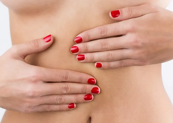 Estômago alto: causas, sintomas e soluções

Um dos distúrbios gastrointestinais mais comuns é o estômago alto. Caracteriza-se pela elevação da parte superior do estômago para dentro da cavidade corporal. Existem várias causas de estômago alto, incluindo comer, beber e vomitar em excesso. Pessoas com estômago alto geralmente experimentam dor e distensão abdominal intensa. Em alguns casos, um estômago alto pode ser fatal se não for tratado imediatamente.

Um estômago alto é tolerante a gases e expansivo. Isso significa que ele pode crescer sem limites, desde que haja comida ou gás disponível para ele. Pessoas com estômago alto geralmente têm problemas para regular o apetite, pois o estômago já está cheio. Eles tendem a comer mais do que o habitual e tendem a comer coisas que não são muito saudáveis para eles. Além disso, o vômito pode expulsar o alimento do estômago, mantendo-o elevado. Comer e beber demais pode fazer com que uma pessoa com estômago alto tenha um. Beber demais também pode fazer com que uma pessoa com estômago alto tenha um. 

Pessoas com estômago alto geralmente têm dificuldade em comer de forma saudável, pois seu estômago já está cheio. Eles tendem a comer mais do que o habitual e tendem a comer coisas que não são muito saudáveis para eles. Além disso, o vômito pode expulsar o alimento do estômago, mantendo-o elevado. Comer e beber demais pode fazer com que uma pessoa com estômago alto tenha um. Esses comportamentos os colocam em risco de desenvolver gastroparesia crônica, caracterizada pelo movimento contínuo do estômago. A gastroparesia grave pode causar desnutrição, bem como incapacidade de vomitar o excesso de comida. 

Estômagos altos tendem a ter um forte senso de urgência

Um estômago alto pode ser fatal quando não tratado. É importante tratar quaisquer causas subjacentes de excesso de alimentação ou vômito para que os sintomas não retornem. Além disso, o tratamento da gastroparesia crônica ajuda a prevenir sintomas adicionais devido ao excesso de alimentação ou vômito. Ter uma dieta saudável junto com exercícios regulares ajuda a regular o apetite e a manter o estômago saudável., Gastroenterologista pela USP-RP, Especialista em Saúde Intestinal e Updates in gastroenterology, em, Brasil