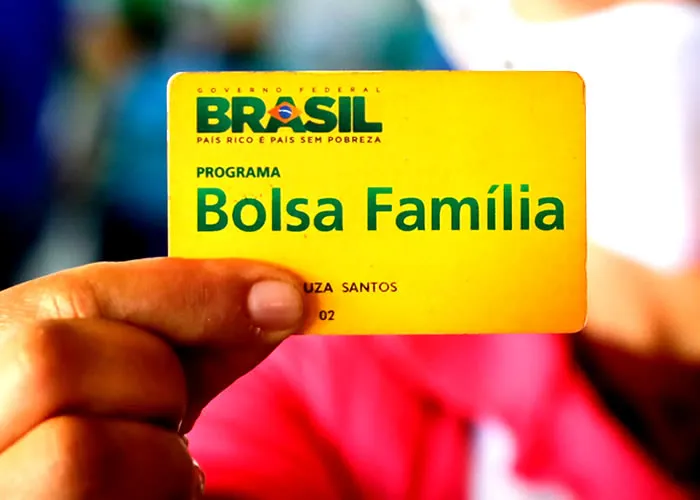 Queda do valor de pagamento do bolsa família esta fora do valor proposto segundo propostas do governo que deverá assumir o novo comando do país em 2023.

Governo LULA declarou em debates e planos do governo que iria manter o valor de R$ 600,00 que esta sendo pago pelo governo atual.

Ainda haverá uma fiscalização entre famílias de todo país que recebem os benéficos que só irão receber se todas as crianças que fazem parte do grupo familiar estiverem na escola.

Está fiscalização não se fazia necessária para que as famílias cadastradas recebecem o benefício.

 , Consultar Cadunico, Cadastro vale gás e Saque FGTS, em, Brasil