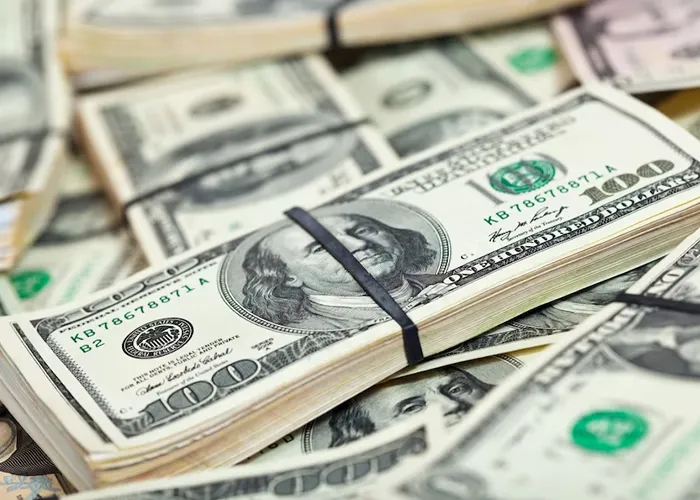 Os Estados Unidos podem não ter dinheiro em caixa para pagar as contas a partir 
do próximo mês, enquanto isso republicanos e democratas correm contra o tempo para chegar a um consenso.

Em uma carta enviada ao congresso a secretária do Tesouro Nacional Jennifer 
pediu agilidade nas negociações entre o executivo e o legislativo sobre o aumento no teto de gastos do país. Ellen alertou que o tempo está se esgotando e pode faltar dinheiro para pagar as contas no início de junho ou seja em menos de 30 dias. As consequências seriam dramáticas para a economia americana um calote na dívida pública dos Estados Unidos poderia levar a uma desconfiança do mercado e um efeito Cascata gerar uma crise na economia Global.

Enquanto isso, republicanos e democratas correm contra o tempo para chegar a um consenso.


, Passagem para EUA, Passagens promocionais e , em, Brasil