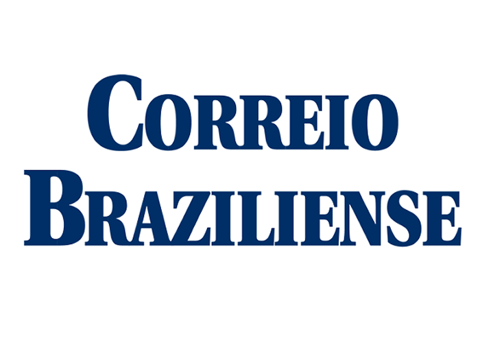 Em segundo lugar nas pesquisas de intenção de voto, o presidente Jair Bolsonaro (PL) bateu boca com um usuário do Twitter que afirmou que o mandatário está usando a mesma estratégia que usou nas eleições de 2018 — publicando memes para angariar apoio de um público mais jovem.

Está me dando nos nervos, ele ganha engajamento escrevendo um meme genérico, depois de tudo que esse homem fez, não é possível que não enxerguem isso, tweetou o perfil @diegohsrgreeves.

O presidente respondeu com um meme, ele ao lado de um galo fazendo um sinal de joia. Até às 19h10, a resposta já havia sido retuitada mais de 2.400 vezes, recebido mais de 919 comentários e mais de 15,6 mil curtidas.

Sagaz

No início deste mês, o ex-ministro da Infraestrutura e postulante ao governo do estado de São Paulo Tarcisio de Freitas disse em entrevista ao site Money Report, diante empresários na capital paulista, que o chefe do Executivo era mais sagaz do que pensavam.

Como o já noticiado pelo Correio, ele havia usado o exemplo, usou a inauguração da ponte Abanuã, que conecta o Acre ao sistema rodoviário brasileiro. O ex-ministro a quem Bolsonaro chama de Capita — por ter sido capitão do Exército — destacou a falta de capacete na travessia da ponte (que foi feita mais de uma vez). Capita, qual vai ser a notícia? Ao que Tarcísio respondeu: (A notícia será) Que estamos sem capacete. Bolsonaro concordou: Exatamente, vão falar que atravessamos a ponte sem capacete, mas vão falar da ponte. Da inauguração dessa obra que levou décadas e, do contrário, ninguém ia falar, relatou o ministro.

Bolsonaro me perguntou: Essa foto nossa atravessando a ponte, você acha que ganha quantas curtidas? Tarcísio contou que não tinha ideia, mas que Bolsonaro respondeu. Nas primeiras horas, três milhões de curtidas nas minhas redes sociais. Sabe o que é isso, Capita? Publicidade de graça, disse o presidente.

Eleitores jovens

A Justiça Eleitoral divulgou que no mês de março registrou um salto de 45,63% no número de títulos de eleitores concedidos para jovens de 15 a 17 anos, quando comparado a fevereiro, faixa etária para a qual o voto é facultativo – os jovens com 15 anos, para poder exercer o direito ao voto, devem completar 16 até o dia do primeiro turno da eleição. Os números do último mês foram divulgados na sessão plenária desta terça-feira (5/4) pelo presidente do Tribunal Superior Eleitoral (TSE), ministro Edson Fachin.

Ao todo, entre os jovens na faixa etária indicada, o número de novos títulos passou de 199.667 em fevereiro para a marca de 290.783 em março, crescimento superior a 45%. Para aqueles com 15 anos, foram emitidos 23.185 novos títulos contra 12.297 documentos feitos em fevereiro, um incremento de 88,5%., Mentoria em Redes Sociais, Venda mais em Redes Socias e Venda Online Gratuitamente, em, Correio Braziliense