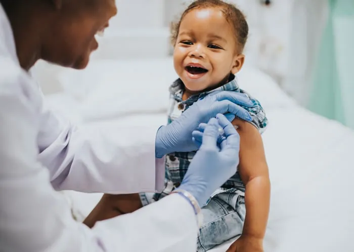 Dados epidemiológicos divulgados pelo Ministério da Saúde mostram que 24 estados brasileiros e o Distrito Federal apresentam cenário de redução ou estabilidade na quantidade de casos de Covid-19, bem como de óbitos.

Pela média nacional, houve uma redução de 17,5% na média móvel de mortes por coronavírus. Desde o pico da variante Ômicron, foi registrada queda de 80% no número de mortes e de 90% no número de casos., Atualização em Medicina, Potencialize as habilidades clínicas e Habilidades clínicas, em, Brasil