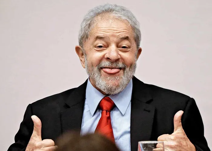 Lula disparou sua REJEIÇÃO nas pesquisas após sua fala sobre o que acha da CLASSE MÉDIA no BRASIL.

Nós temos uma classe média que ostenta um padrão de que não tem na Europa, que não tem muitos lugares. 

As pessoas são mais humildes. Aqui na América Latina chamada classe média ostenta muito um padrão...

Para o ex-presidente "na medida que você não impõe limite, você faz com que pessoas comprem um barco de quatrocentos milhões de dólares e comprem um outro para para pousar o seu helicóptero". 

, Vagas de Emprego, Bolsa de Estudo  e Cadastro de currículo, em, Brasil