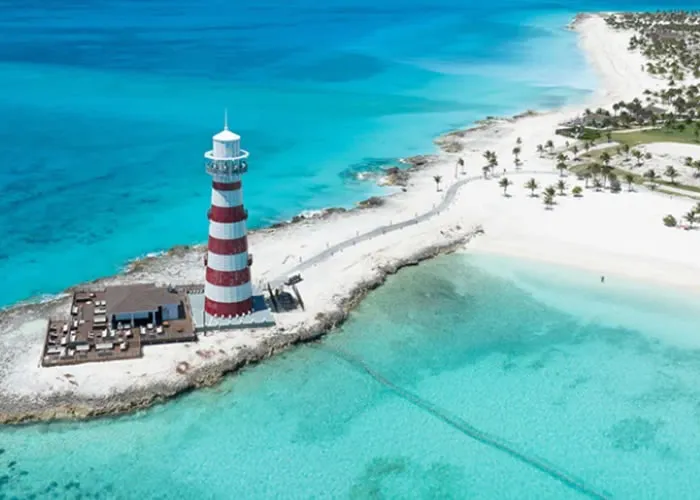

A natureza a fez bonita, nós a fizemos única.

Mergulhe na beleza natural das Bahamas: um local de cores estimulantes, sol brilhante, pores do sol inesquecíveis, brisas suaves e uma abundância de verde. Conecte-se com o mundo natural, sinta o calor do espirito bahamense e envolva-se em um ambiente ecológico.

A Ocean Cay oferece aos hóspedes mais de 2 quilômetros de praias de areia branca para você relaxar ao lado de águas cristalinas e atividades para todas as idades, dia e noite.

Atracando diretamente na ilha, você pode caminhar direto para fora do navio até uma das várias praias, onde cadeiras, guarda-sóis e cabanas o aguardam. Passe o dia mergulhando com snorkel, passeando de jet ski, stand up paddle e muito mais, ou se você procura bem-estar e relaxamento, visite o The Spa at Ocean Cay, que oferece massagens à beira-mar. Faça um lanche ou refresque-se com uma bebida digna de Instagram em diversos food trucks e bares de praia espalhados em toda a ilha.

Com estadias até tarde da noite - ou pernoite - em nossos cruzeiros, você poderá passar um ou dois dias inteiros em nossa ilha deslumbrante. Mergulhe no pôr do sol com um piquenique na praia, fogueiras ou uma experiência de stand up paddle em nossa lagoa. Em seguida, observe o Farol com um espetacular show de luzes.

Não é à toa que a Ocean Cay MSC Marine Reserve foi eleita o Melhor Novo Destino de Cruzeiro!, MSC Yacht Club, Pacote Caribe Sul e Pacote Completo com Aéreo e Hotel, em, Brasil