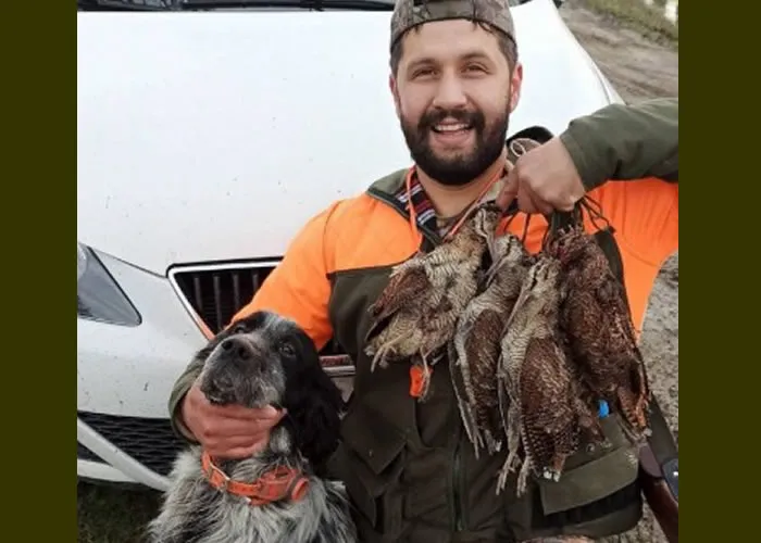 Um caçador turco morreu baleado pelo seu próprio cachorro, no último domingo, na província de Samsun, na Turquia. Ozgur Gevrekoglu, de 32 anos, foi atingido por um disparo depois que seu próprio cão pisou em um rifle, fazendo-o disparar.

O tiro foi disparado no momento em que Gevrekoglu estava carregando equipamentos em seu veículo. O caçador estava na companhia de amigos.

Uma equipe de paramédicos chegou a ser acionada, mas Gevrekoglu morreu antes da chegada de socorro. Seu corpo foi levado para um hospital para uma autópsia e a polícia abriu uma investigação, segundo a rede de televisão americana "ABC".

Um amigo de Gevrekoglu chegou a ser preso pelos investigadores, mas acabou liberado pois os policiais não suspeitam de nenhum crime.

Gevrekoglu havia se tornado pai duas semanas antes de sua morte., Alimentos para Cães, Comida natural PET e Graduação veterinária, em, Brasil