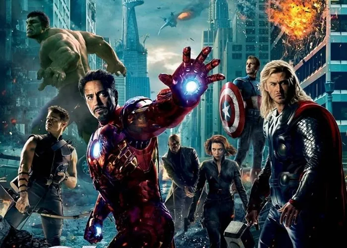 Salvar a terra de uma invasão alienígena, é o grande desafio da equipe formada por Homem de Ferro, o incrível Hulk, Thor, Capitão América, Gavião Arqueiro e a Viúva Negra. 

No primeiro filme da saga de Os Vingadores. a pré-estréia aconteceu em onze de abril de dois mil e doze no Teatro El Capitan Theatre, em Hollywood, nos Estados Unidos. 

Além dos heróis da Marvel, na película há outra figura destaque, interpretado pelo ator Samuel Jackson,  da Agência Internacional de Paz conhecida como Shield,  Nick Fury, é quem recruta seres com habilidades extraordinárias para uma grande missão, escrito e dirigido pelo norte americano Jose Waydan, o filme contou com a atuação de Robert Downy Junior,  Chris Evens,  Marcúfalo, Chris Hams World, Scarlet Johansson, Jeremy Mirander, Tom Ridleston, Kobsmulder, Stelland  Scarsgar. 

Vale a pena relembrar que essa grande reunião dos super-heróis apareceu pela primeira vez nas histórias em quadrinhos em mil novecentos e sessenta e três, criação de Stan Lee e Jack Curb a edição número um da revista Via Avangers Homem de Ferro, Thor, Homem Formiga, Vespa e Hulk contra o vilão Loki. 

Quando o filme estreou mundialmente, a bilheteria ultrapassou mais de um milhão e seiscentos e trinta mil espectadores, e  se tornou a terceira melhor estréia da história até aquele momento.  Atrás apenas de a saga crepúsculo amanhecer parte um e Homem Aranha três. 
 
, Coleção Turma da Mônica Jovem, Mangás Coleções e Assinatura de Gibis, em, Brasil