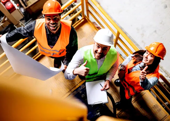 Realizar programas de segurança do trabalho para as áreas da empresa através de implementações de novas práticas;

Análise de Acidentes e quase Acidentes;

Análise de Riscos;

Dar suporte ao processo de avaliação dos planos e programas de engenharia de segurança do trabalho;
Executar procedimentos para os sistemas de gestão de engenharia da segurança do trabalho (padrões de ergonomia, processos e funcionamento de equipamentos produtivos);

Executar plano de treinamento, junto aos colaboradores, das práticas, atualizações e reciclagem de técnicas e conhecimentos específicos relativos aos programas de segurança do trabalho;

Acompanhamento da fiscalização dos órgãos públicos e em auditorias internas e/ou externas dos sistemas de segurança do trabalho.
Elaborar laudos técnicos (PPP, LTCAT, INSALUBRIDADE. PERICULOSIDADE)
Desenvolver e administrar temas, metas e projetos.
Conhecimento de e-social.

De: 14/11/2022 00:00:00 Até: 12/05/2023 00:00:00

Cargo:Especialista em Segurança do Trabalho
Tipo de Contrato:Temporário
Jornada:SEGUNDA A SEXTA DAS 07:00 AS 16:45 COM 1:15H DE INTERVALO
Benefícios:Alimentação na Empresa;
Rota;
Plano de Saúde (Samel);
Seguro de Vida;
Cesta Natalina.
Requisitos

Escolaridade mínima:

Graduação - Concluído - Obrigatório

Experiências e qualificações:
- Ensino Superior Completo em Engenharia;
- Pós Graduação/MBA em Engenharia de Segurança do Trabalho;
- Conhecimento das normas reguladoras;
- Inglês intermediário (Desejável).
- Especialização em Ergonomia (Desejável)., Vagas Gestão da Qualidade, Engenharia de produção  e Vagas na Boeing, em, Brasil