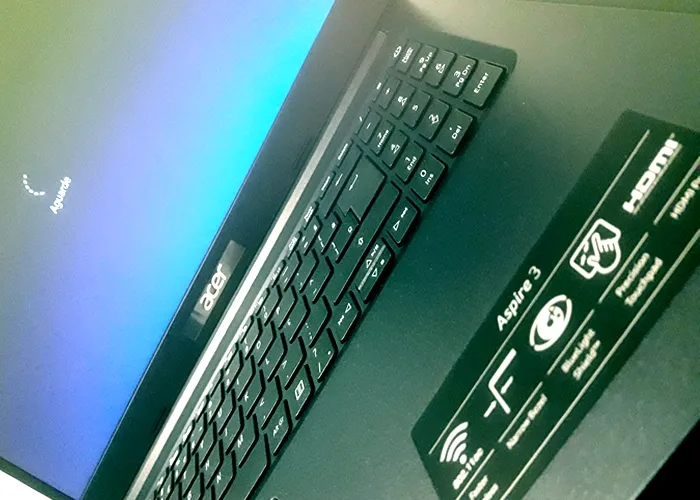 Globalnet Soluções e Entretenimento
Manutenção de Computadores e Notebooks
Av. Noel Nutels, n.º 52, Feira da Cidade Nova 1, ao Lado do T3
Manaus-AM
Telefone: 92 99105-4718 - Márcio
Suporte 24 horas.!


Realização da configuração do Notebook  ACER Aspire A 315-34-C5EY Aspire.

Ativação do Windows 10, Antivírus e Pacote Office.

Aplicativos do Office

O Microsoft Office é um serviço poderoso que o ajuda a revelar suas melhores ideias, executar tarefas e permanecer conectado em trânsito. Conecte-se para ter uma experiência personalizada e todos os aplicativos do Office mais atuais, com recursos novos e aprimorados sendo adicionados continuamente.


Os aplicativos móveis do Office para Windows 10 são otimizados para toque e telas menores em Windows 10 phones e tablets. Os aplicativos estão disponíveis para download gratuito na Windows Store. Para obter mais informações, consulte obter o Office para Windows 10 Mobile.
Disponibilidade de recursos

Para exibir a disponibilidade de recursos nos planos, nas opções autônomas e nas soluções locais, consulte Descrição do serviço de aplicativos do Office.
Notebook Acer Aspire 3 Intel Celeron N4000. Tela de 15.6" com resolução HD, 4GB de memória RAM, 500GB de armazenamento, teclado tipo membrana em português do Brasil padrão ABNT 2 com teclado numérico dedicado e Touchpad com comandos inteligentes.


Memória instalada
1 GB, 2 GB, 4 GB, 5 GB, 6 GB, 8 GB, 12 GB, 16 GB, 20 GB,

Tamanho da tela
15,6 polegadas


Sistema operacional
Linux, Windows

Peso
2,1 kg

Resolução
1366 x 768

Geral
Acessórios inclusos
Adaptador de alimentação
Tipo de bateria
Polímero de lítio
Cor
Black, Blue, Red, Silver
Recursos
Touchscreen
Tipo de entrada
Teclado, Touchpad
Alto-falantes/microfones
Alto-falantes estéreo

Capacidade do HD
4 GB, 8 GB, 12 GB, 16 GB, 20 GB, 125 GB, 128 GB, 240 GB, 256 GB, 500 GB, 512 GB, 765 GB, 1 TB, 2 TB, 5 TB

Processador gráfico
AMD GPU

, Notebook acer barato, Promoção de notebook e Notebook gamer na promoção, em, Brasil