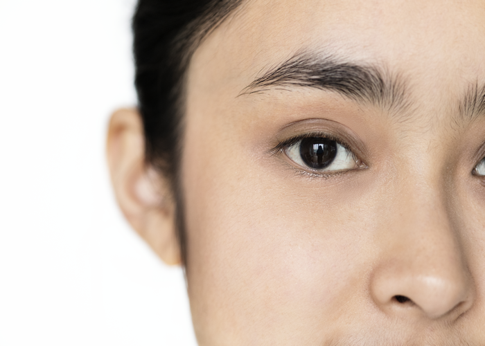 Opto Prime Manaus, O mês de julho, marcado pela campanha Julho Amarelo, é um alerta nacional sobre a prevenção, diagnóstico e tratamento das hepatites virais. No entanto, poucas pessoas sabem que essas doenças silenciosas também podem afetar a saúde visual de forma significativa. Alterações nos olhos como visão embaçada, olhos amarelados (icterícia), secura ocular e até inflamações na retina podem estar associadas a quadros hepáticos avançados.

A Clínica OptoPrime realiza exames optométricos de forma preventiva e educativa, contribuindo para a detecção precoce de alterações visuais relacionadas às hepatites. 

Os optometristas Márcia Sousa e Gleydson Forlan,  desempenham papel crucial nesse processo, identificando sinais que podem indicar disfunções sistêmicas, inclusive no fígado. Investir em consultas regulares com profissionais da optometria é zelar pela saúde como um todo. No Julho Amarelo, cuide da sua visão e do seu fígado: prevenção é o melhor caminho!

#julhoamarelo, #saúdevisual, #hepatitesevisão, #clínicaOptoPrime, #JulhoAmarelo,  #SaúdeVisua, l #Optometria, #OptoPrime, Exame OptoPrime, Márcia Sousa Optometrista, em, Educador Social 60+