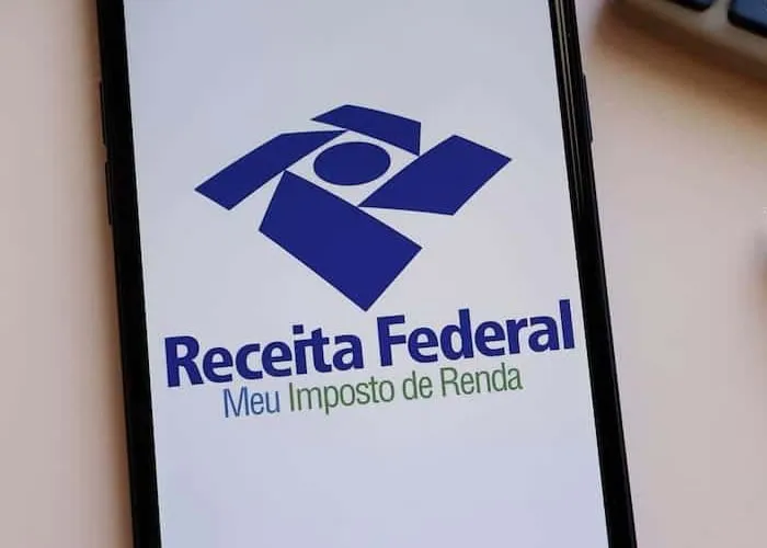 Com o início de 2025, chega a hora de se organizar para a Declaração do Imposto de Renda. Novos valores, prazos e ferramentas modernas, como Pix e cartão de crédito, tornam o processo mais acessível e eficiente. , Faixa de isenção, Pagamento via Pix e Declaração de renda, em, Brasil