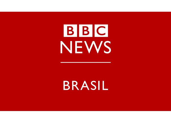 Assim como em muitos países da América Latina, alho e cebola estão na base da culinária das Filipinas. O hábito de refogar com os dois ingredientes remonta ao período da colonização pela Espanha, que se estendeu entre 1521 e 1898 e acabou influenciando a gastronomia do país.

Há quase um mês, contudo, a cebola virou artigo de luxo para os filipinos. Literalmente: após uma disparada nos preços, ela passou a custar mais do que carne bovina e de frango.

O quilo da cebola roxa e da branca chegou nesta semana a 600 pesos filipinos, aproximadamente R$ 55. Corte de carne mais caro da lista de produtos monitorados pelo governo, a alcatra de boi custava, no mesmo período, 480 pesos filipinos (R$ 44); o frango inteiro, 220 pesos (R$ 20).

    Inflação de quase 100%: preços praticamente dobraram na Argentina em 2022

O valor é superior ao do salário mínimo diário nas Filipinas, que gira em torno de 500 pesos (R$ 46), variando a depender do setor. 

Com a alta de preços, as autoridades do país chegaram a apreender contrabando da hortaliça. Em um deles, do início de janeiro, o equivalente a 17 milhões de pesos (R$ 1,58 milhão) em sacas de cebola foi interceptado em um carregamento da China declarado como sendo de roupas.

Nas redes sociais, os filipinos têm se manifestado com mensagens de indignação em relação ao governo, que veem como tendo uma parcela de culpa na situação atual, e com bom humor.

