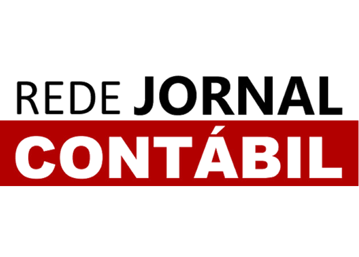 A revisão do FGTS busca aumentar o valor do seu fundo de garantia, mesmo que você já tenha sacado ele, isso não tira o seu direito de correção.

Este artigo procura solucionar todas as dúvidas sobre a revisão do FGTS, onde muitos acreditam que ela já foi julgada e que o período de correção é de 1999 a 2013.

Já adianto dizendo que as duas perguntas possuem resposta negativa: ela não foi ainda julgada e a revisão não é apenas e tão somente até o ano de 2013, isso é um erro, e se o STF for favorável este erro pode trazer prejuízo a quem ajuizou a ação, pois ela é mais ampla.

Primeiramente, em que se baseia a revisão do fundo de garantia, quem pode pedir a correção e como o judiciário entende este pedido. Vamos conversar sobre isso.

O QUE É A REVISÃO DO FGTS

A correção do FGTS é o assunto do momento entre os trabalhadores brasileiros,  que vai ser julgada pelo STF.

O objetivo da ação é que seja afastada a taxa de correção mensal do FGTS (TR – taxa referencial), pois a mesma não acompanha a inflação. E com isso que seja aplicada outra mais vantajosa.

Mensalmente o FGTS perde seu poder de compra, e a ação busca tal reparação. A TR desde 1999 faz o trabalhador perder seu poder de compra, a inflação “engole” o seu dinheiro depositado na conta fundiária.

Ocorre que muito se fala sobre a ação, mas poucos se aprofundam no tema, e aqui buscaremos detalhar de forma bem simples, porém completa, a revisão do FGTS de 1999 a 2021 (e não até 2013 como muitos falam).

A revisão do FGTS busca aumentar o valor do seu fundo de garantia, mesmo que você já tenha sacado ele, isso não tira o seu direito de correção. Se o trabalhador já retirou seu FGTS, ou se este se encontra ainda em conta, o direito vale da mesma forma. Porém, será necessário o Supremo Tribunal Federal ser favorável a este direito.

O que buscamos nesta ação é que não seja aplicada a TR (taxa referencial) na correção mensal da conta fundiária, e sim um índice diverso, que garanta o poder de compra do trabalhador.

Vou explicar para vocês o que é a tão comentada taxa referencial.

O QUE É A TAXA REFERENCIAL (TR), E O QUE ELA INFLUENCIA NA REVISÃO DO FGTS?

Ela foi estabelecida durante a época da hiperinflação, na década de 90, onde os valores chegavam a ultrapassar 2.400% ao mês.

Com a criação da taxa referencial, o Estado divulgava o valor do dinheiro todos os dias. No entanto, esse valor também sofreu grandes variações.

Nos dias atuais o controle da inflação passou a ser função da taxa Selic [1].

A taxa referencial ainda é utilizada como índice de reajuste. No entanto, o foco desse índice mudou.

Hoje, ela é uma taxa de juros de referência, ou seja, é um indicador geral da economia.  Porém, a taxa referencial, ainda assim, interfere em diversos ativos, dentre eles, o seu FGTS.

TENHO DIREITO A REVISÃO DO FGTS?

Para essa resposta o primeiro passo é fazer o cálculo, para verificar se realmente a ação será vantajosa. E caso seja vantajoso, o valor que irá buscar na correção.

Você precisará obter o extrato analítico de FGTS, pois nele estarão contidos os créditos JAM (juros e atualizações monetárias) dos valores depositados.

Para obter o extrato analítico de FGTS você pode se dirigir a uma agência da Caixa Econômica Federal, e pedir a cópia para o atendente, ou da sua casa, por meio do seu smartphone ou computador.

COMO CALCULAR A REVISÃO DO FGTS DE 1999 A 2021?

Neste caso eu te oriento a buscar a ajuda de um profissional qualificado, seja ele um advogado [3] ou contador.

Para calcular a correção do FGTS, por meio do extrato analítico, o profissional irá computar todo o período em que foi aplicada a TR (taxa referencial) e utilizar um índice diverso, que acompanhe a inflação.

Em nosso escritório sempre utilizamos 3 índices, para dar maior liberdade ao juiz caso julgue favorável.

São eles: INPC, IPCA e IPCA-e.

A substituição por um índice inflacionário deixa claro o prejuízo de até 80% nas contas do FGTS dos trabalhadores.

Nós temos um setor de cálculos em nosso escritório, a ABL CALC, que poderá lhe auxiliar na busca deste direito, realizando o cálculo da ação.

Importante: A correção do FGTS pode ser até a data de hoje, pois a TR não acompanha a inflação e está lhe causando prejuízos, e não somente até 2013.

A correção do FGTS está pendente de julgamento no STF, ele dará a palavra final no processo. O Julgamento ainda não iniciou, e sempre que leio “revisão do FGTS é garantida pelo judiciário” busco esclarecer ao cidadão que isso é uma falácia.

Seu julgamento no STF não foi iniciado e preparamos este vídeo para vocês explicando o assunto, e também se você deve entrar com a ação antes do julgamento.

CONCLUSÃO

A correção do FGTS pode ser ajuizada até mesmo por quem já sacou os valores, e não precisa estar trabalhando até os dias atuais. Ela vai buscar corrigir os valores depositados em conta desde 1999, onde algumas pessoas pedem até 2013, mas isso é um equívoco.
, Saque Aniversário FGTS, Empréstimo FGTS e Antecipação FGTS