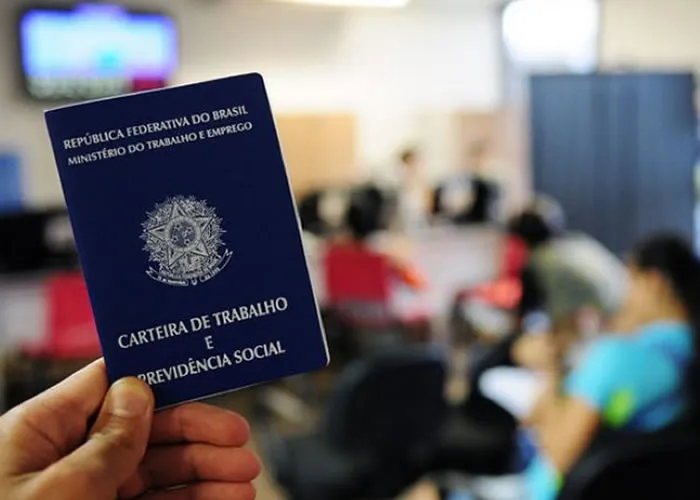 Faça seu Agendamento para retirar 1ª Via CTPS

Tenha em mãos os documentos necessários para emissão da Carteira de Trabalho.

Documento oficial de identificação que tenha nome; data, município e Estado de nascimento;
filiação; nome e número do documento com órgão emissor e data de emissão; CPF; Comprovante de residência com CEP; Comprovação do estado civil: Certidão de Nascimento (se solteiro) ou de Casamento.

Você pode realizar o seu agendamento para emissão da 1ª Via da Carteira de Trabalho CTPS através do endereço Eletrônico :
 
http://saaweb.mte.gov.br/inter/saa/pages/agendamento/main.seam.


Outra Opção para realizar o Agendamento é discar 158, ouvir a gravação eletrônica e selecionar a opção para o agendamento (8).

 
Superintendência Regional do Trabalho e Emprego em Amazonas
Superintendente: Gilvan Simões Pires da Motta
Superintendente Substituto: Márcia Kristina Amazonas Prado do Nascimento
Endereço: Avenida André Araújo, Nº 140, Aleixo
Manaus/Amazonas - CEP: 69060-001
Telefone: (92) 3216-9219
Atendimento: de segunda a sexta-feira, das 8h às 17h

, Vagas de emprego, Cadastrar currículo e Concursos abertos, em, Brasil