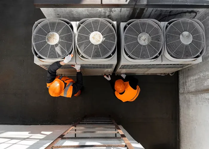 Escolaridade – ensino médio completo;

Experiência – registrada na Carteira de Trabalho;

Requisitos obrigatórios – ter cursos de NR-10, NR-35 e elétrica em geral; 

Ter experiência específica em comandos elétricos;

Atividades – fazer manutenção preventiva e corretiva de instalações e equipamentos de refrigeração, ventilação, calefação e ar-condicionado; 

Realizar testes, lubrificação e regulagem nos sistemas de refrigeração e climatização., Vagas refrigeração industrial, Vagas Técnico refrigeração  e Curso refrigeração, em, Brasil