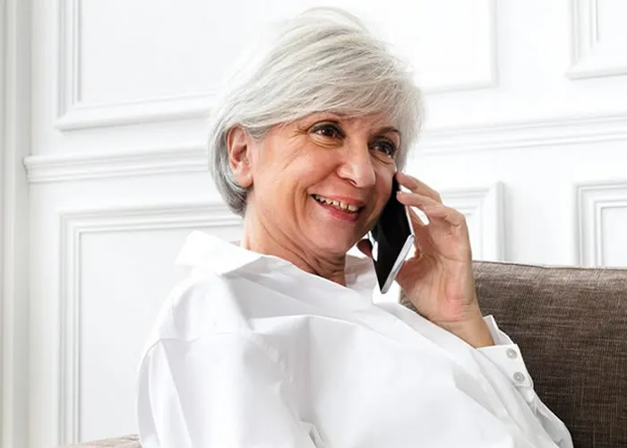 Foi publicado no Diário Oficial desta sexta-feira (21) o edital para contratação de empresa que vai permitir que as ligações feitas de celular para a Central 135, do INSS, sejam gratuitas.

Hoje, apenas as ligações feitas por telefone fixo são gratuitas. Quem liga para o 135 usando um celular, paga o preço de uma ligação local.

O valor máximo estimado da contratação é R$ 43 milhões para um contrato de 12 meses, mas o governo espera que este valor seja reduzido durante a licitação. A abertura da licitação está prevista para acontecer no dia 16 de novembro.

A previsão do INSS é que o novo serviço gratuito seja disponibilizado entre dezembro de 2022 e janeiro de 2023, dependendo da conclusão da licitação e instalação da infraestrutura necessária pela empresa vencedora do certame., Simular aposentadoria, Cálculos Previdenciários e Benefícios do INSS, em, Brasil