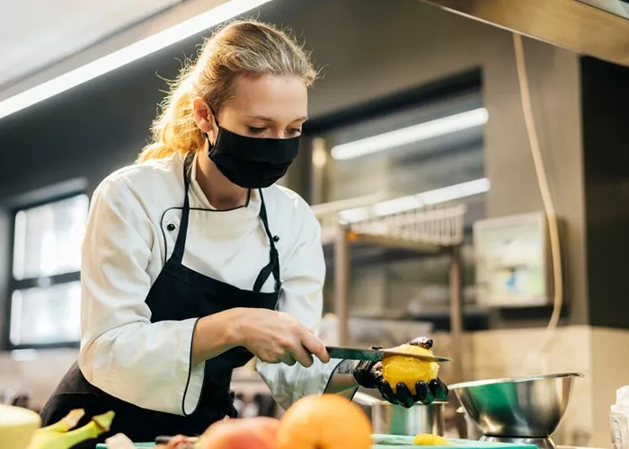 Escolaridade – ensino médio completo;

Experiência – seis meses na Carteira de Trabalho;, Vagas para caixa, Vagas cozinheiro e Vagas auxiliar depósito, em, Argentina
