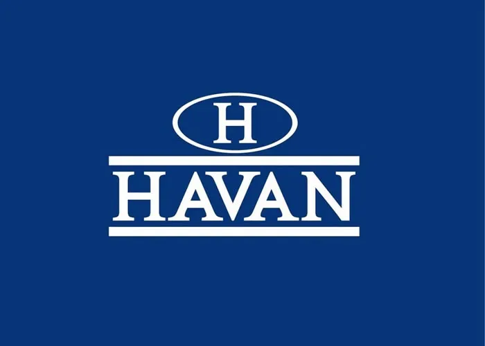 Faça parte de uma das empresas que mais crescem no país. Estamos à procura de novos talentos para fazer parte da Loja mais amada do Brasil. Você trabalhará com um time de profissionais incríveis e diferenciados que trabalham diariamente “fora da caixa”, com um único objetivo: encantar o cliente e fazer a Havan crescer.Gosta de desafios? Seu lugar é aqui.


 Descrição da vaga

Tem interesse em trabalhar em uma das maiores lojas de departamentos do Brasil? Então deixe seu currículo e boa sorte!

Requisitos e qualificações

    Pró-ativo;
    Habilidade de comunicação;
    Visão de negócio;
    Foco no cliente;
    Capacidade de inovar;
    Vontade de crescimento e aprendizado

SOBRE A HAVAN

Projetos de expansão ousados e metas desafiadoras fazem parte do dia-a-dia da Havan. A loja iniciou suas atividades em 1986 no município de Brusque (SC), com apenas um funcionário, hoje são mais de 22.000 colaboradores espalhados por todo o país.


Desde o início o proprietário Luciano Hang mostrou uma visão à frente. A loja que vendia apenas tecidos, abriu suas portas para a importação, mudou de segmento para loja de departamentos, expandiu o número de filiais, sendo que hoje são mais de cem lojas e não pára mais de crescer. É essa inovação, persistência e comprometimento que sustentam o grande sucesso e fenômeno de vendas da Havan.


Além disso, foram valores como humildade, alegria e simplicidade, pregados pela empresa, que conquistaram tantas pessoas. Por ano a Havan recebe mais de 110 milhões de clientes, que tem à disposição um mix de mais de 100 mil produtos nacionais e importados. Essa liberdade de compras é representada pelo símbolo da marca: a Estátua da Liberdade, muito apreciada por todos. As lojas ainda contam com praça de alimentação, estacionamento gratuito e muito mais. Todo esse conjunto torna a Havan um centro de turismo, lazer e compras, e a loja de departamentos mais completa do Brasil.


Promover o desenvolvimento social e econômico do Brasil é o nosso propósito, por isso nossa missão é inaugurar cada vez mais megalojas Havan pelo país. Por onde passa a Havan leva oportunidades de emprego, crescimento e geração de renda, seja por meio de nossos colaboradores, clientes ou fornecedores. Nossa história teve início em 1986 em Brusque (SC), com uma loja de 45 m² e apenas um funcionário. 

Hoje já são mais de 150 megalojas espalhadas pelo Brasil, mais de 1,7 milhão de metros construídos e 20 mil colaboradores.Somos a melhor empresa de varejo do Brasil pela premiação Melhores e Maiores da revista Exame e uma das melhores empresas para se trabalhar segundo o Great Place to Work Institute. Chegamos até aqui graças ao comprometimento de uma equipe de atitude, que acredita nos valores da Havan e se dedica todos os dias para entregar o seu melhor.

Se você sempre sonhou em trabalhar em uma das maiores varejistas do Brasil essa é a sua chance de mostrar todo o seu potencial e se realizar profissionalmente. Confira nossas próximas inaugurações e inscreva-se em uma de nossas vagas., Escolha loja HAVAN, Operadora caixa HAVAN e Jovem aprendiz HAVAN, em, Brasil